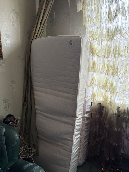 Продаю Матраси 90/200 2 штуки
