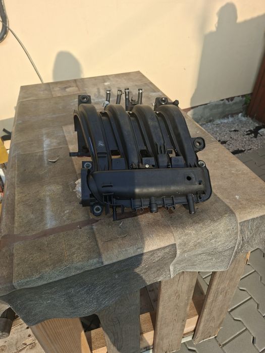 Głowica silnika 1.2 16v + kolektor ssący