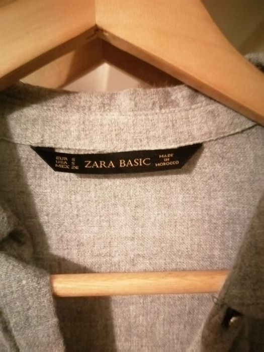 Várias peças de roupa