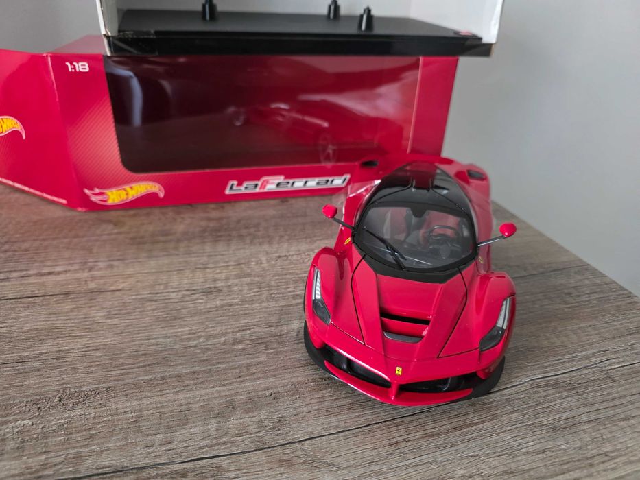 Ferrari LaFerrari 1:18 Hot Wheels