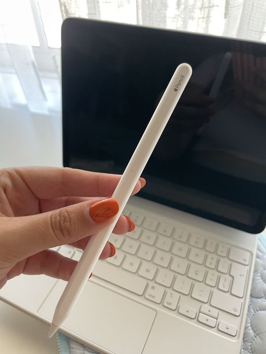 iPad Air 5ª Geração (M1) 64GB Azul + Apple Pencil 2 + Magic Keyboard | Como Novo
