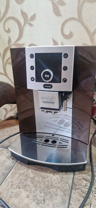 Кавомашина Delonghi