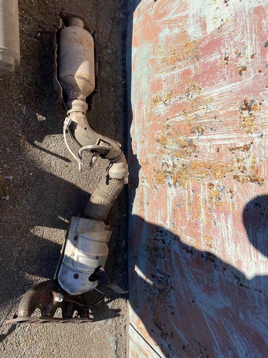 Nissan Rogue Sport глушитель выпускной коллектор взборе