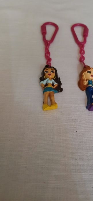 Dois porta-chaves Bratz, novos