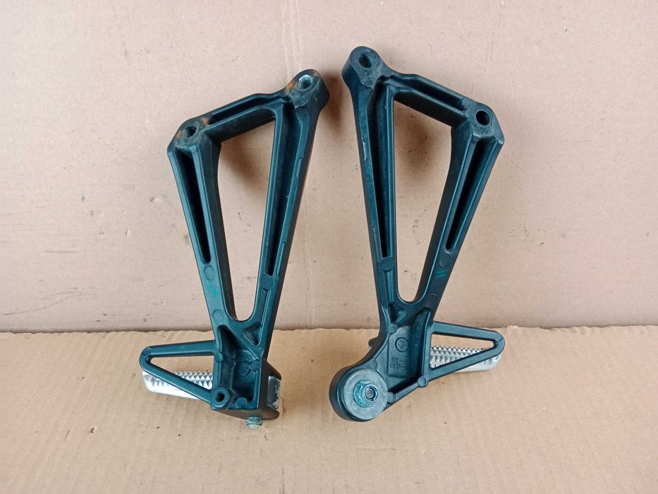 Yamaha YZF R3 Sety Pasażera Set Prawy Lewy Podnóżki Podnóżek Tył 19-24