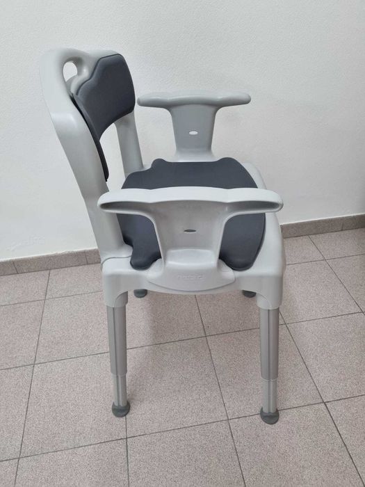 Cadeira de Banho e Sanitária 3 em 1