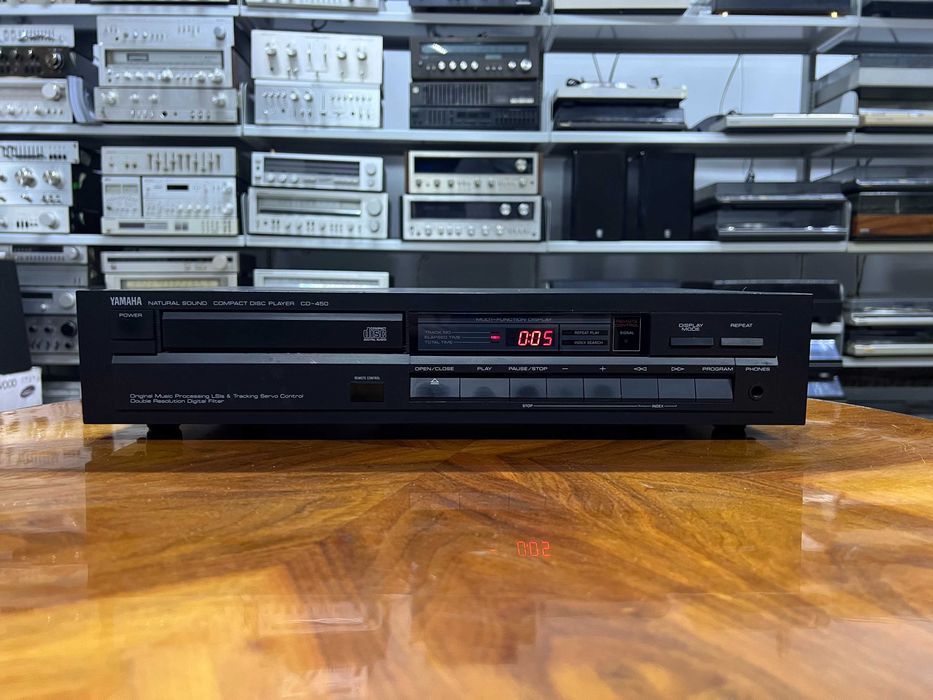 Odtwarzacz płyt CD Yamaha CD-450 Audio Room