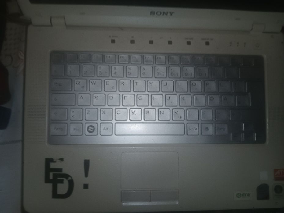 Sprzedam w pełni sprawny laptop Sony Vaio VGN-CR42S