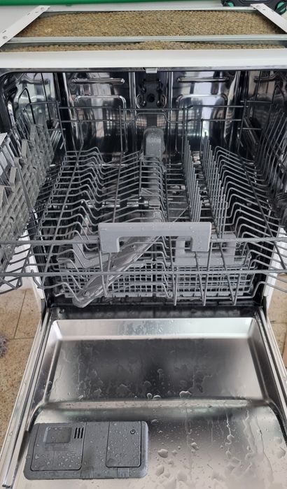 Máquina de Lavar Louça Whirlpool ADP 400 WH - Impecável