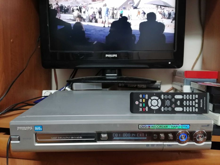 Nagrywarka PHILIPS DVDR 725H DVD Recorder/HDD 160GB pilot
