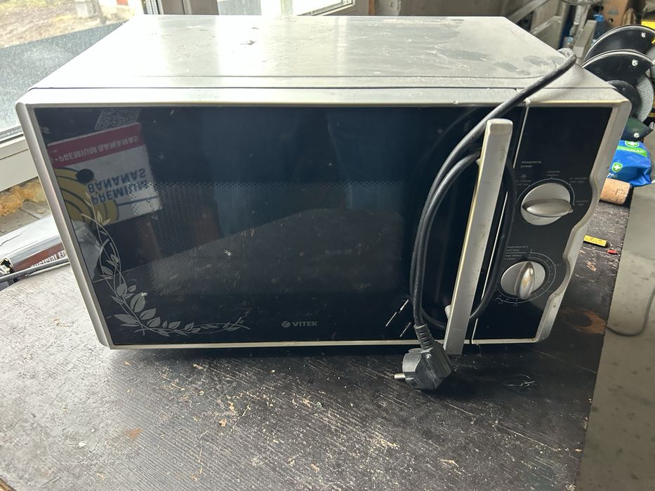 Продам мікрохвильовку Vitek
