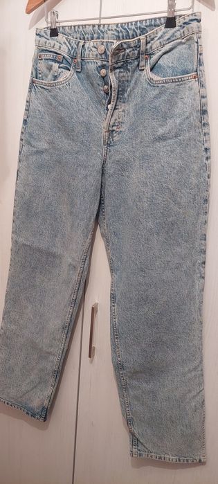 Niebieskie dżinsy damskie