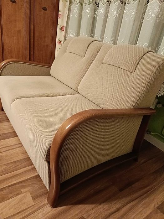 Sofa dwuosobowa z funkcją spania.