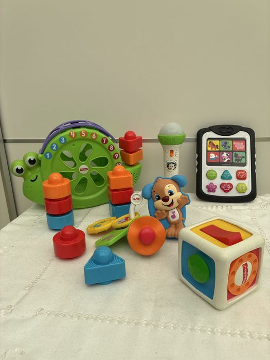 Tablet, microfone, chaveiro, carrosel Fisher Price