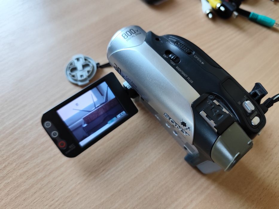 Sony DCR-DVD92E / Zoom 800x / Carl Zeiss оптика