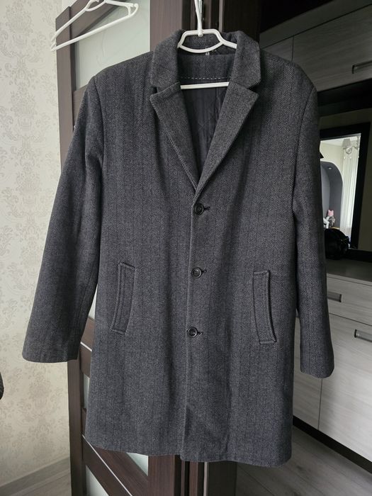 Чоловіче весняне пальто