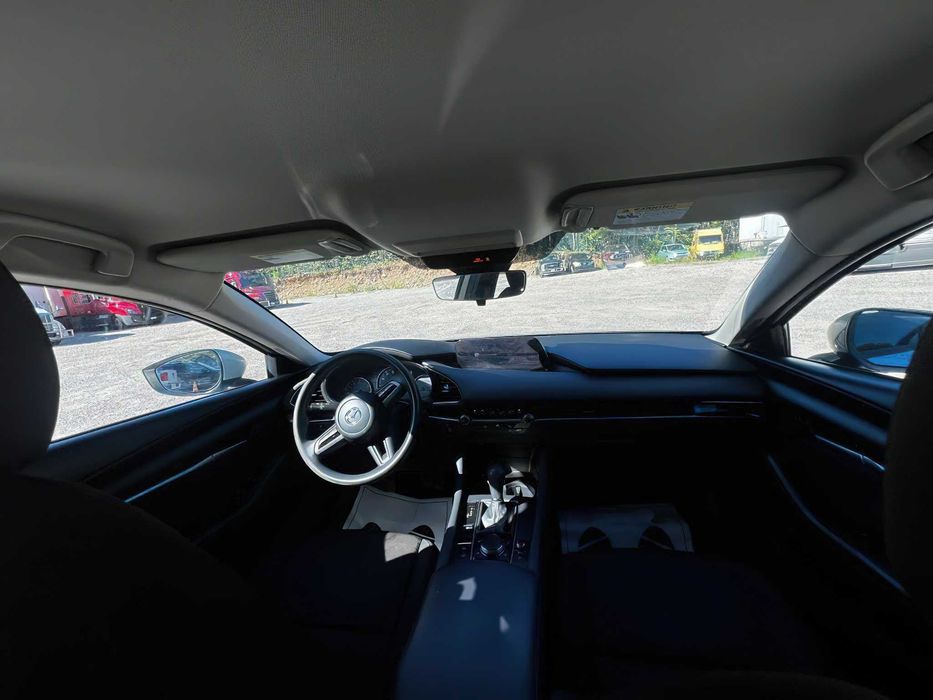 Mazda 3      2021