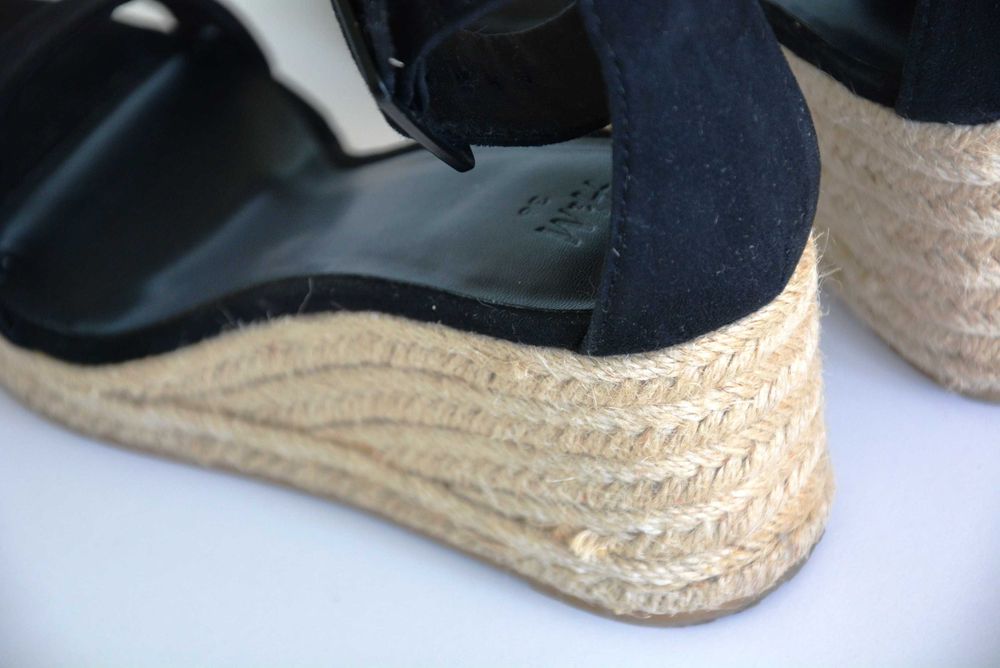 Sandały na koturnie espadryle