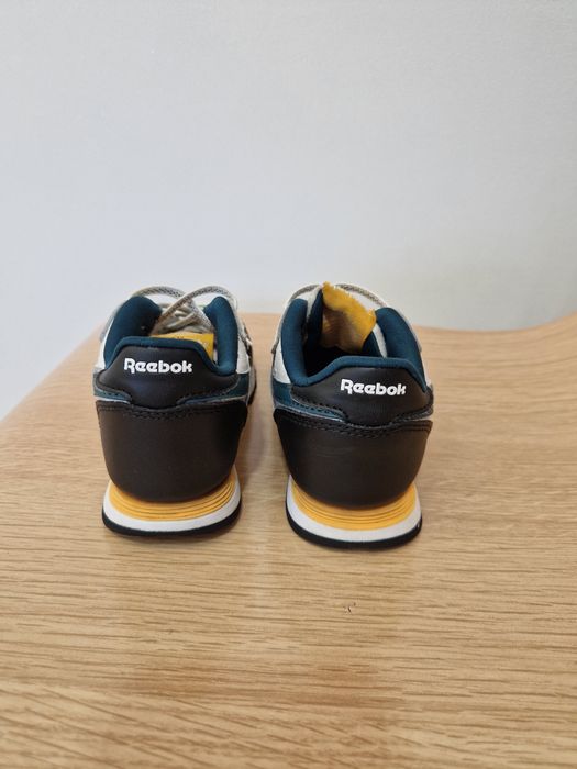 Ténis Reebok - tamanho 26