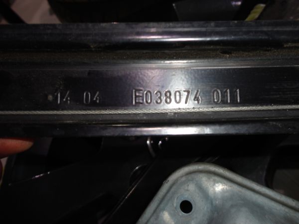 Elevador vidros frente esquerdo VOLKSWAGEN Golf V (1K1)