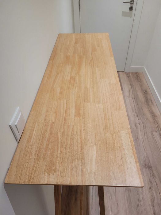 Mesa Alta e Bancos Estilo Moderno / High Table and Stools Modern Style