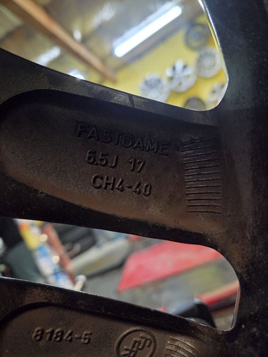 Felgi Aluminiowe 4x100 6,5Jx17 ET40 Renault Captur Dacia