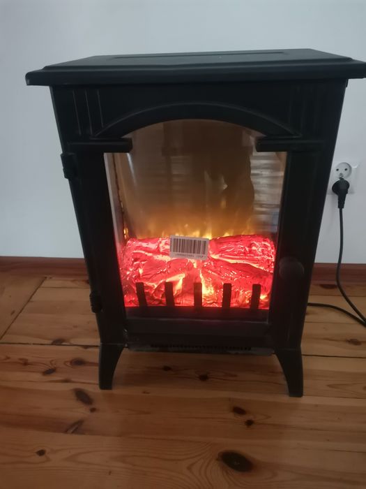 Sprzedam kominek elektryczny.