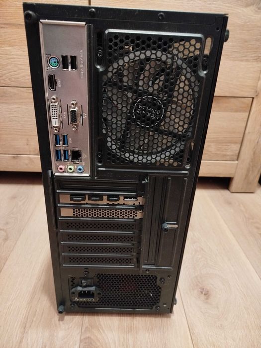 Sprzedam komputer gamingowy rtx4060 ryzen7