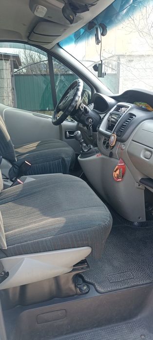 Мікроавтобус Opel Vivaro