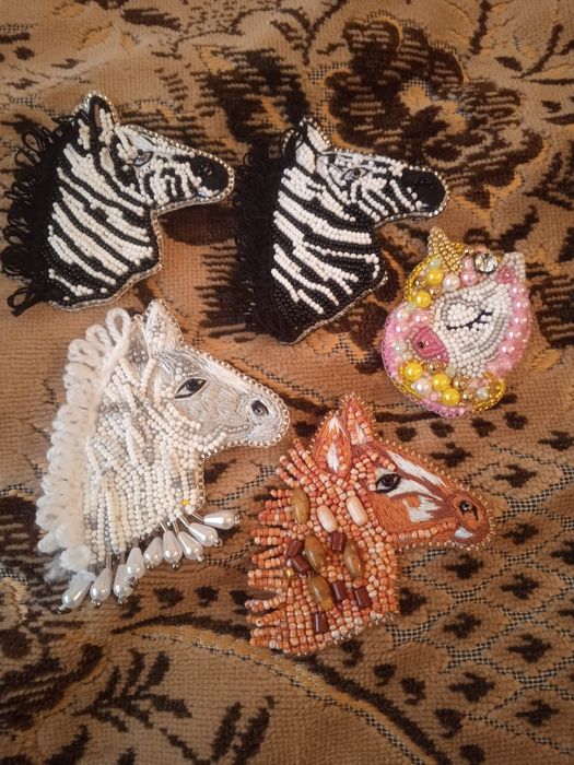 Продам брошь из бисера