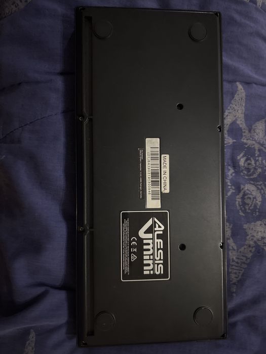 Teclado MIDI Alesis vmini