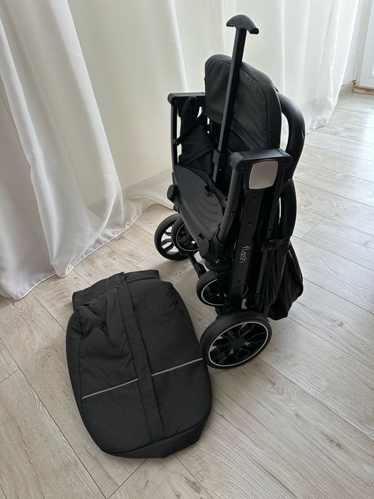 прогулянковий візок Bambi Flash