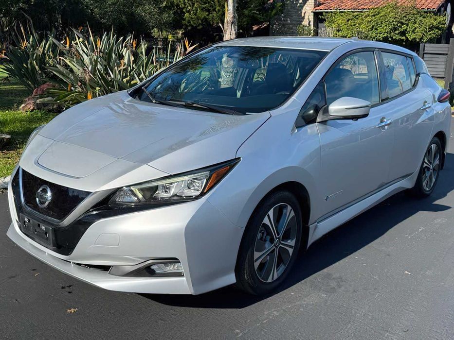 Nissan LEAF SL      2019