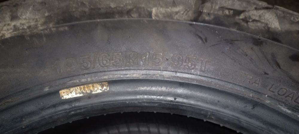 Шипована резина зима Bridgestone 195/65 R15
​Продам комплек