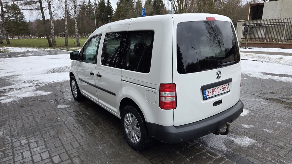 VW Caddy_2012r.lift_5osób_podgrzewane fotele
