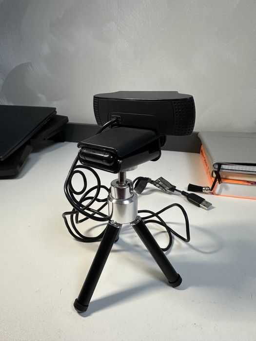 Веб камера Logitech