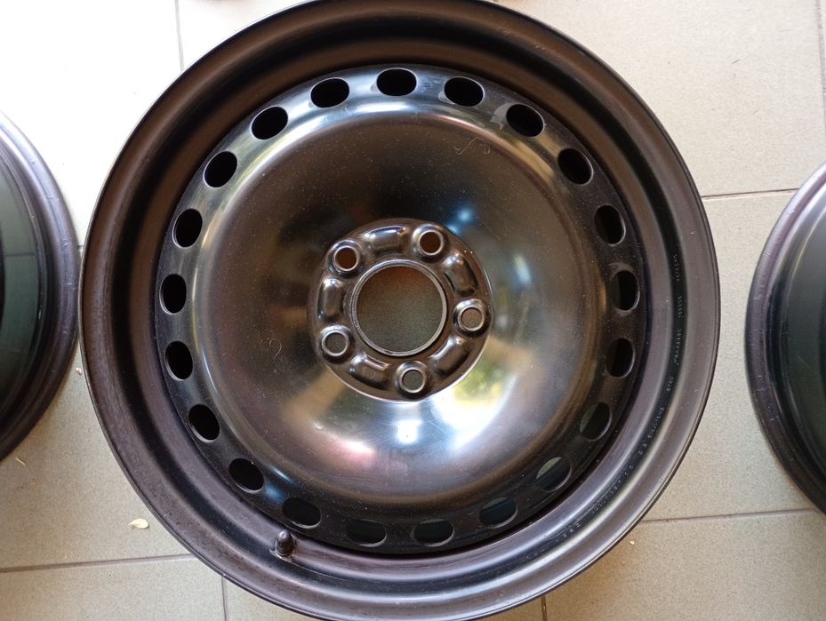 Felgi 16 do Forda lub Volvo rozstaw śrub 5x108