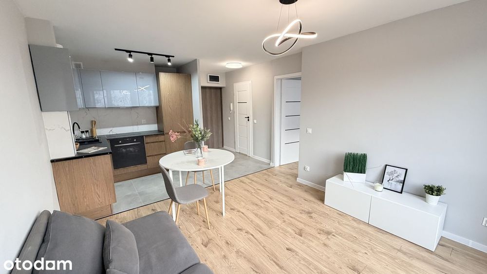 Dwupokojowe mieszkanie z balkonem i windą