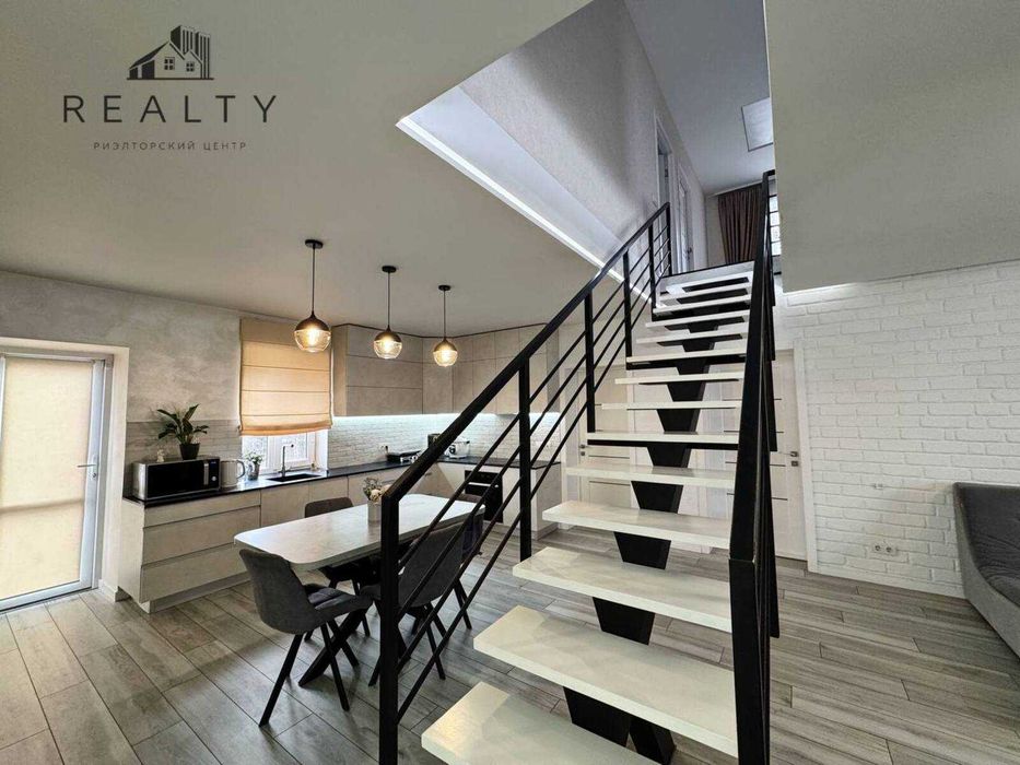 Будинок на Сонячному з сучасним ремонтом (22-350-114)