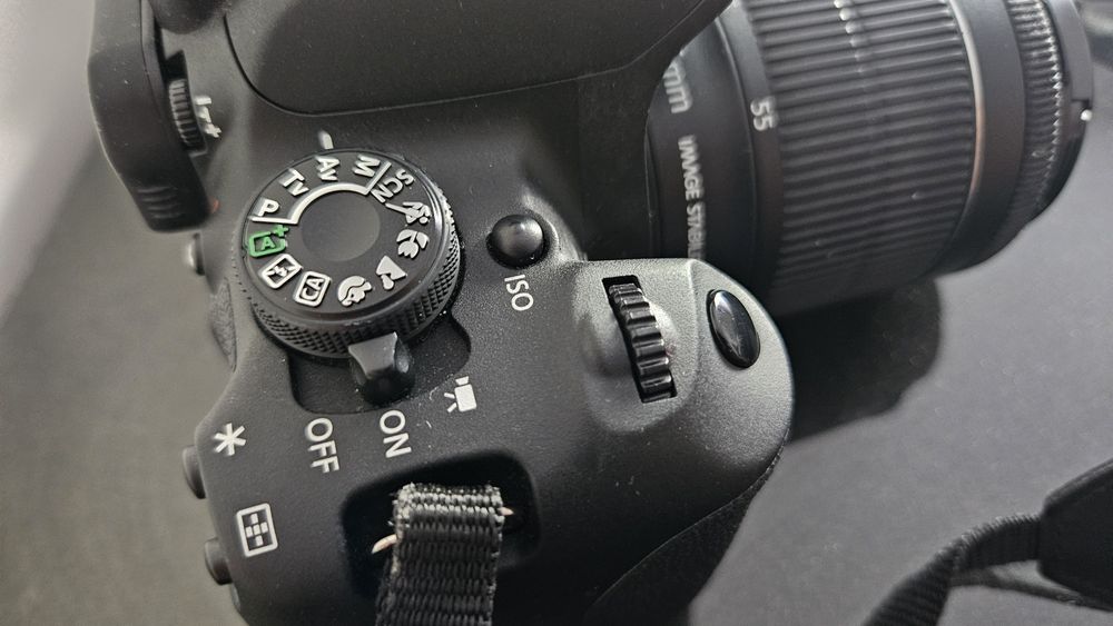 Canon EOS 700D com saco + 18/55 + 70/300