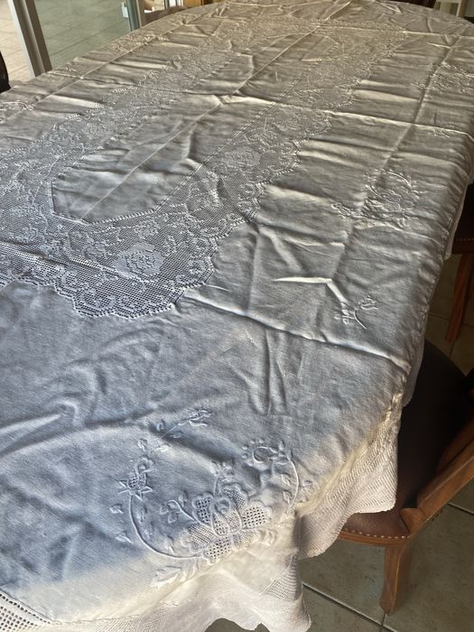 Embroidered Tablecloth64738901217795122