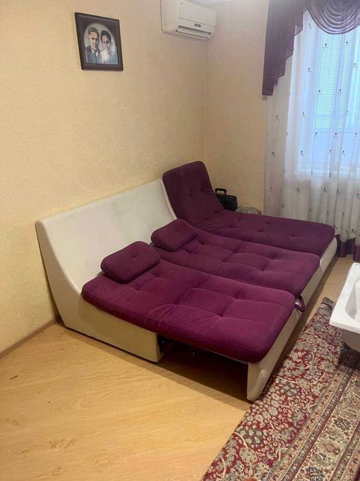 Диван кутовий розкладний 2300х1800мм. Стан як новий