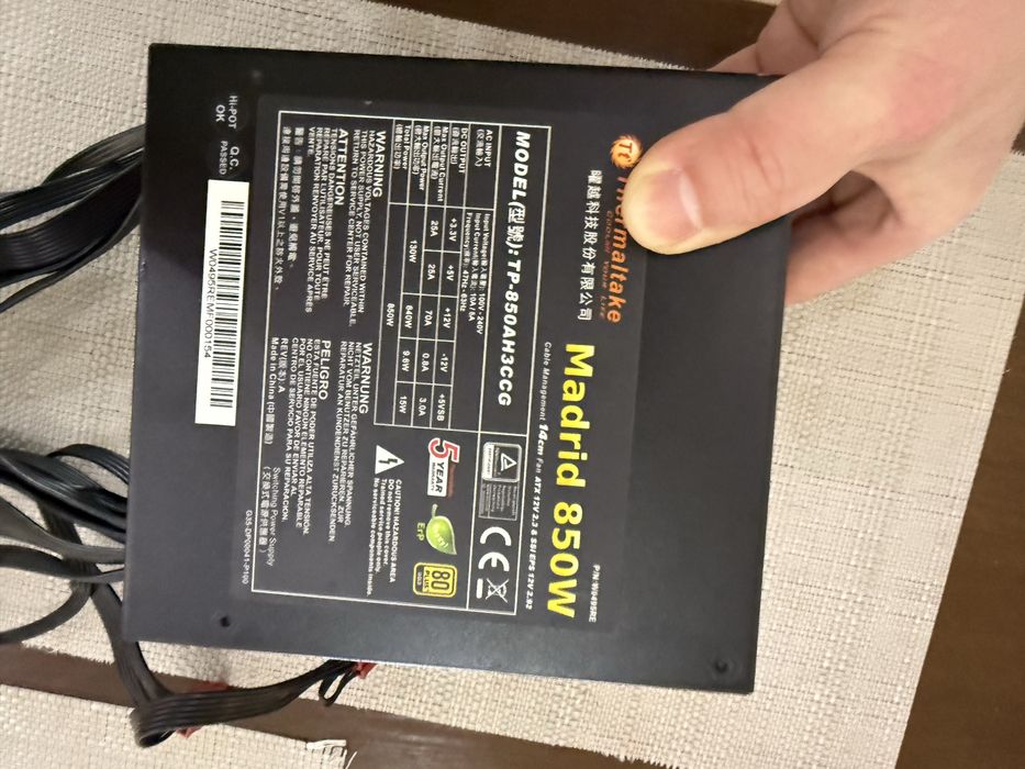 Блок живлення Thermaltake Madrid 850W б/в
