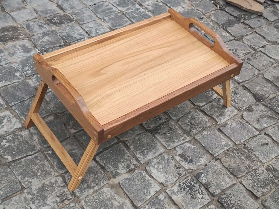 Дубовый столик для завтрака(ноутбука) в постель.