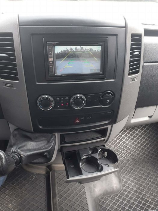 Wynajem busa dostawczego Mercedes  Sprinter 2.2