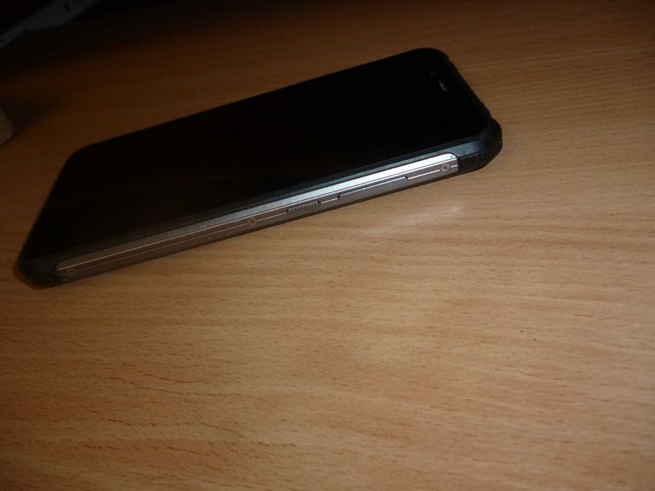 мобильный телефон android 8 ZOJI Z33 orange IP68 смартфон