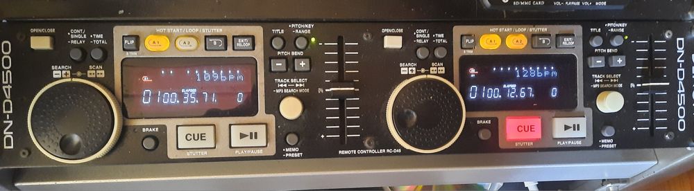 Kontroler plus podwójny odtwarzacz cd/mp3 Denon DN-D4500