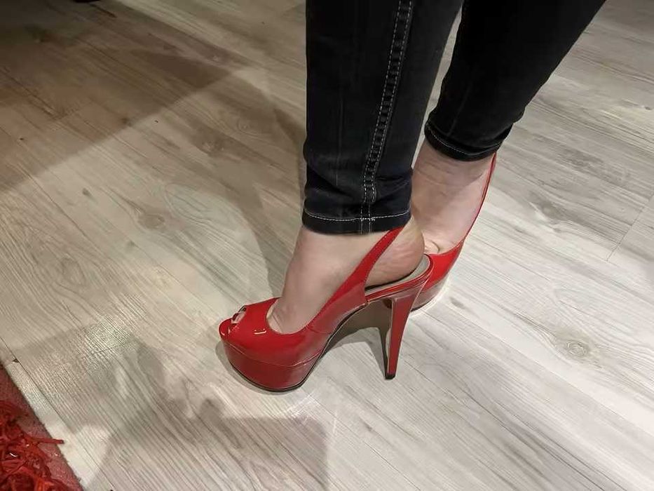 Sandały na wysokim obcasie