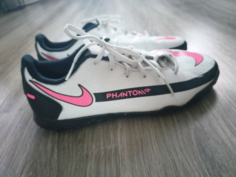 Halówki Nike r.37 Unisex