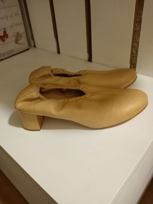 Продам женские туфли